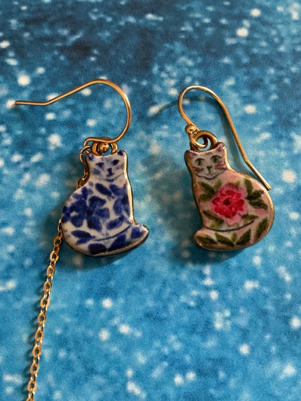 Sparkling Chain Enamel Cats Asymmetrical Earrings - 14kgf Hook β
‘